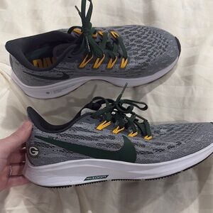 Women's Green Bay Packers Nike Gray/Green Air Zoom Pegasus 36 Running Shoes